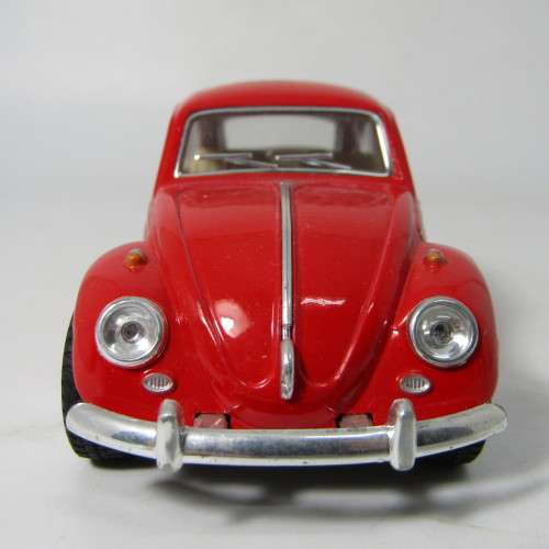 Kinsmart 1967 Volkswagen Beetle model car - pull back action - scale 1/32