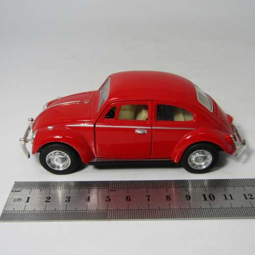Kinsmart 1967 Volkswagen Beetle model car - pull back action - scale 1/32