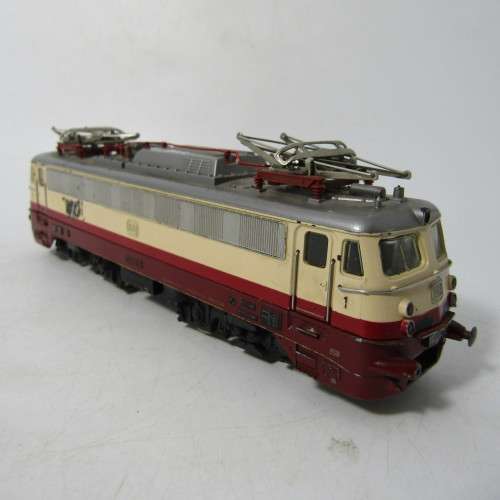 Fleischmann DB 112-310-8 Electric train engine - HO scale - with display tracks