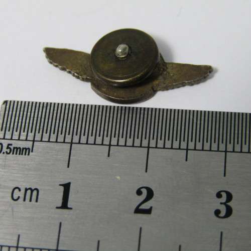 Vintage Continental Motors lapel badge