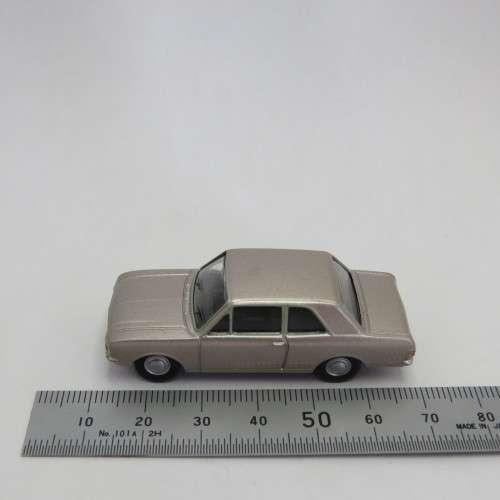 Oxford die-cast Ford Cortina MK2 model car - Scale 1/76