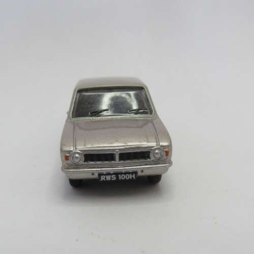 Oxford die-cast Ford Cortina MK2 model car - Scale 1/76
