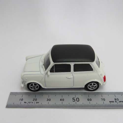 Welly Mini Cooper 1300 model car