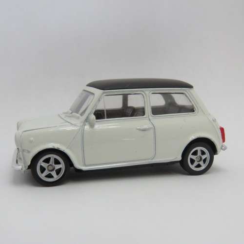 Welly Mini Cooper 1300 model car