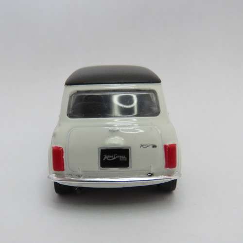 Welly Mini Cooper 1300 model car