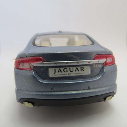 Bburago Jaguar XF model car - Scale