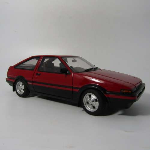 AutoArt Toyota Sprinter Trueno die-cast model car - scale 1/18