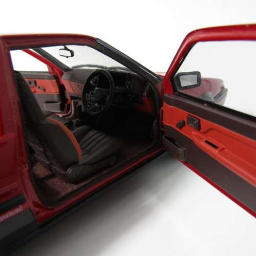 AutoArt Toyota Sprinter Trueno die-cast model car - scale 1/18