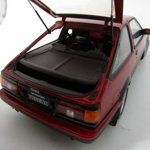 AutoArt Toyota Sprinter Trueno die-cast model car - scale 1/18