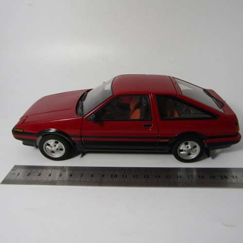 AutoArt Toyota Sprinter Trueno die-cast model car - scale 1/18