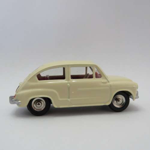 Dinky Toys #520 Fiat 600D model car - Mint boxed - DeAgostini Ltd