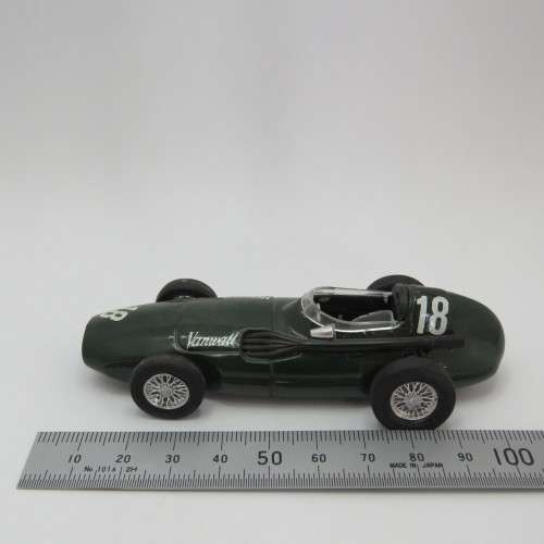 Brumm Vanwall Formula 1 racing model car #18 Moss - Scale 1/43
