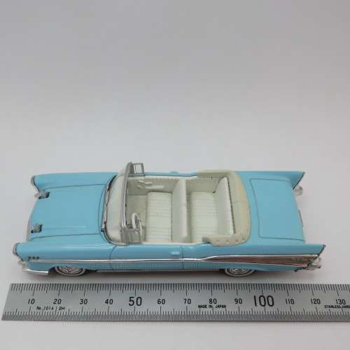 DelPrado 1957 Chevrolet Belair Convertible model car - Scale 1/43