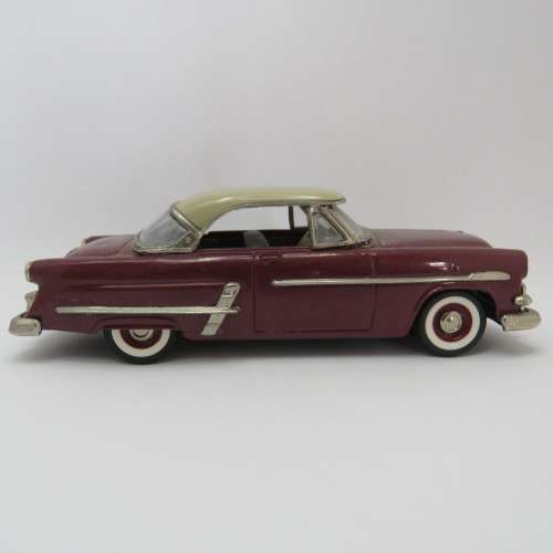 Collectors Classics 1953 Ford Sunliner die-cast model car - Spare wheel and badge missing