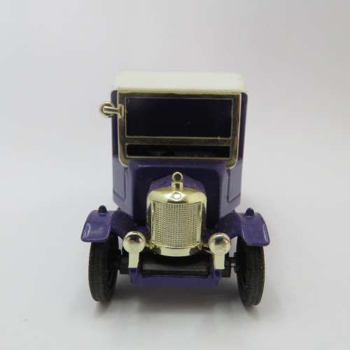 Corgi Cadbury`s Selection Morris Bullnose truck - Fruit and Nut