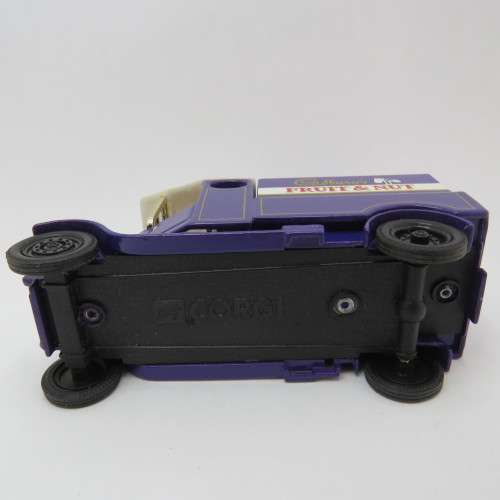 Corgi Cadbury`s Selection Morris Bullnose truck - Fruit and Nut