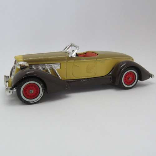 Matchbox 1935 Auburn 851 Supercharged Speedster die-cast model car - Y-19 Models of Yesteryear