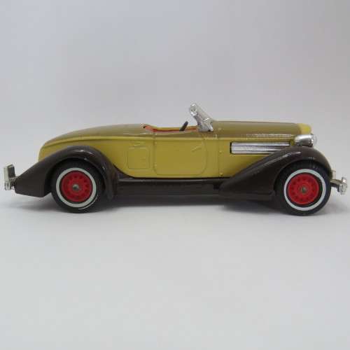 Matchbox 1935 Auburn 851 Supercharged Speedster die-cast model car - Y-19 Models of Yesteryear