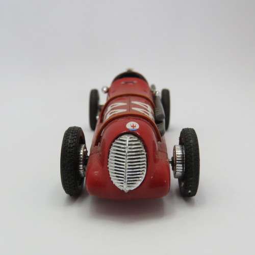 Brumm 1938 Maserati F1 8C racing model car - Scale