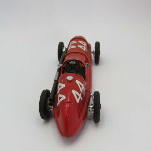Brumm 1938 Maserati F1 8C racing model car - Scale