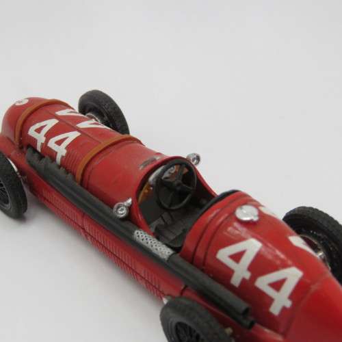 Brumm 1938 Maserati F1 8C racing model car - Scale