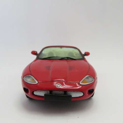 Vitesse Jaguar XK8 die-cast model car - Scale 1/43