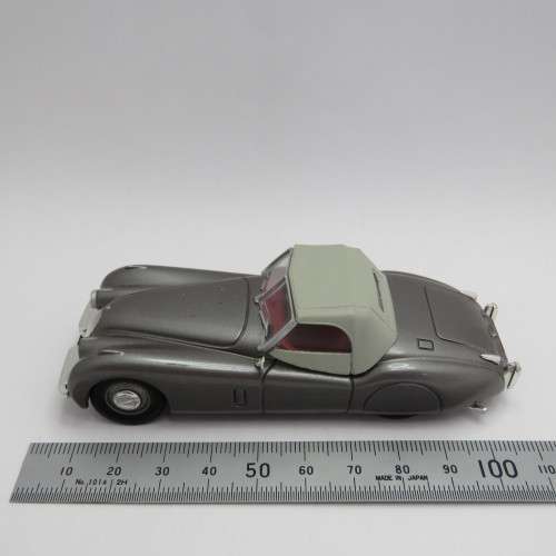 Corgi Classics Jaguar XK 120 die-cast model car - Head lamp missing - Mirror missing