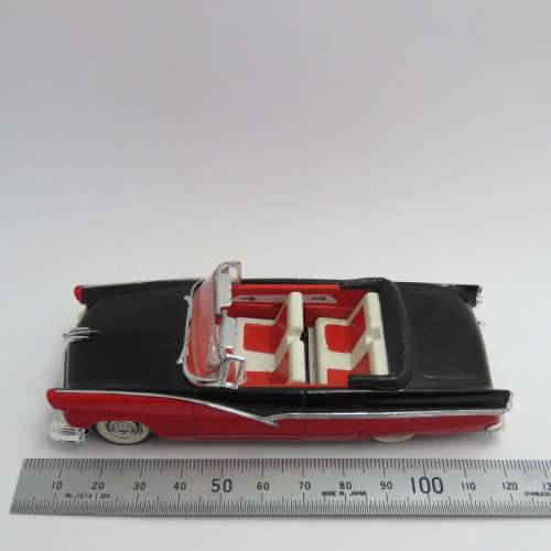 Vitesse Ford Fairlane convertible model car - Scale 1/43