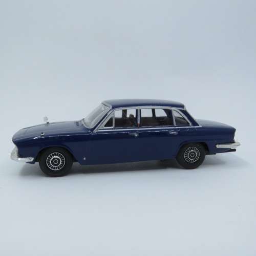 Lledo Vanguards Triumph 2000 MKII die-cast model car - Scale 1/43 - Mirror missing