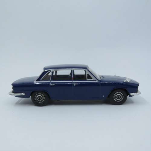 Lledo Vanguards Triumph 2000 MKII die-cast model car - Scale 1/43 - Mirror missing