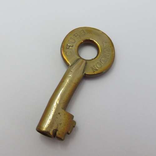 Rhodesia Railways Mashonaland #5561 Chubb London brass padlock key