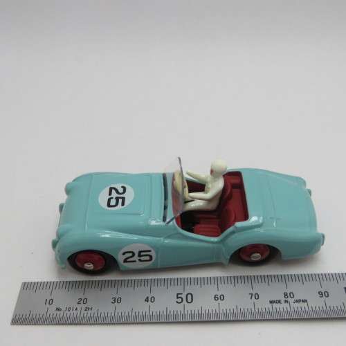 Dinky Toys Triumph TR2 Sports model car - DeAgostini