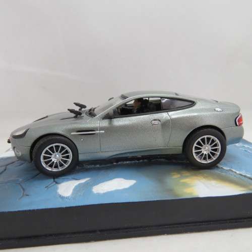 James Bond 007 Aston Martin V12 Vanquish model car - Die Another day