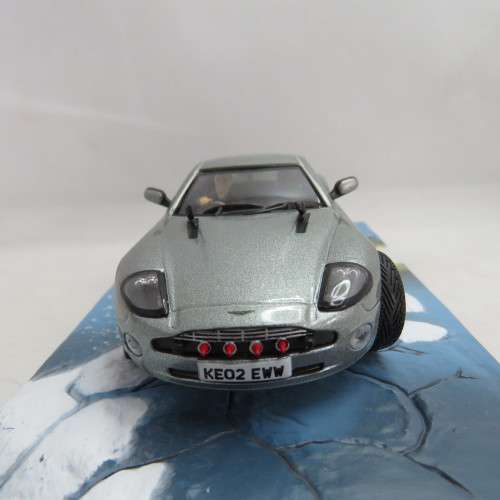 James Bond 007 Aston Martin V12 Vanquish model car - Die Another day