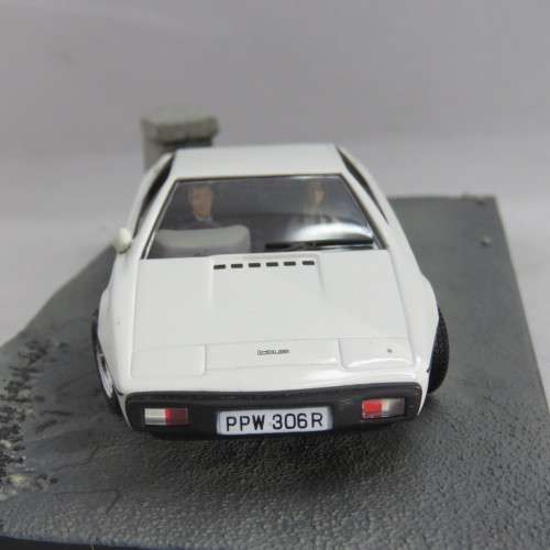 James Bond 007 Lotus Esprit model car - The Spy who loved me