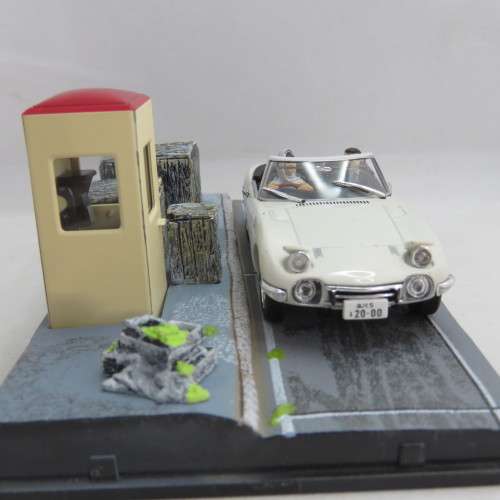 James Bond 007 Toyota 2000 GT model car - You only live twice