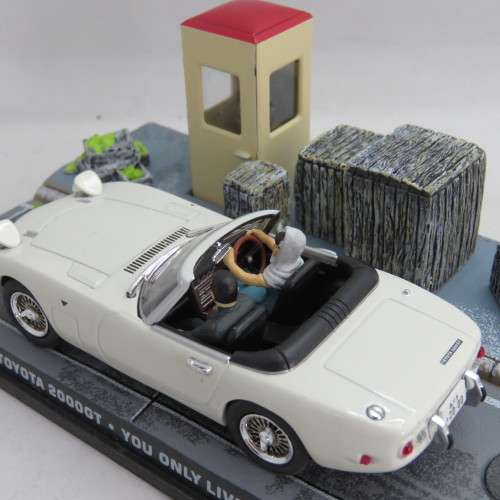 James Bond 007 Toyota 2000 GT model car - You only live twice
