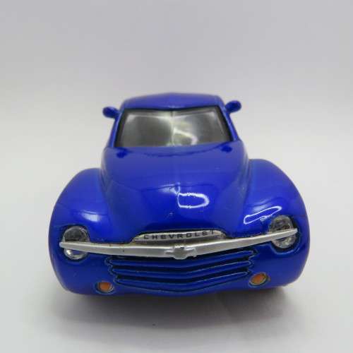Maisto 2000 Chevrolet SSR Concept model car - Scale 1/36