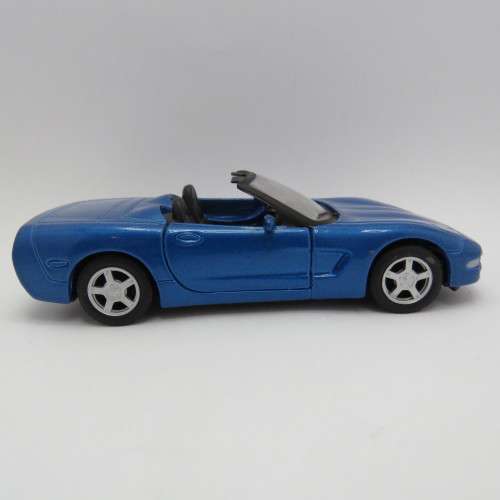 Maisto 1998 Chevrolet Corvette model car - Pull back action - Scale 1/38