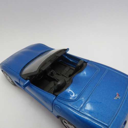Maisto 1998 Chevrolet Corvette model car - Pull back action - Scale 1/38
