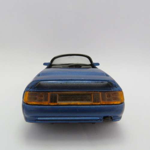 Maisto Lotus Elan model car - Scale 1/36