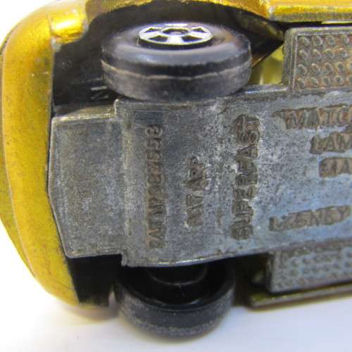 Matchbox Superfast #33 Lamborghini Miura toy car - opening doors