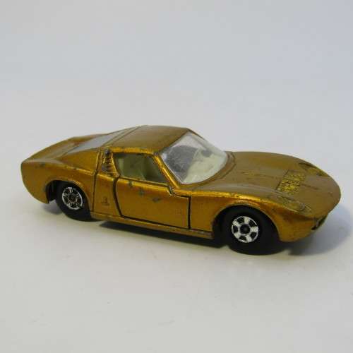 Matchbox Superfast #33 Lamborghini Miura toy car - opening doors