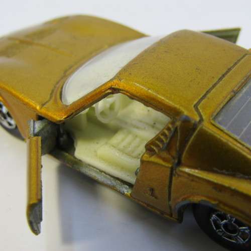 Matchbox Superfast #33 Lamborghini Miura toy car - opening doors