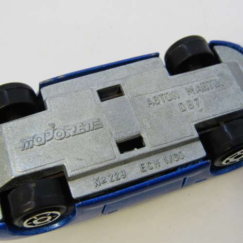 Majorette #229 Aston Martin DB7 toy car - scale 1/60 - opening doors