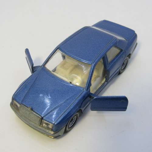 Siku Mercedes-Benzes 300 TE toy car - opening doors