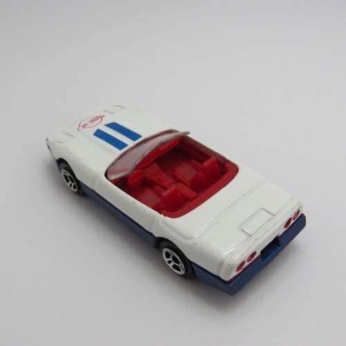 Maisto 1986 Chevrolet Corvette toy car