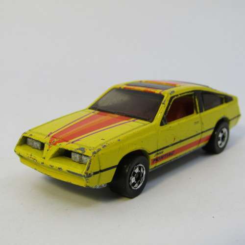 Hot Wheels Pontiac J2000 toy car - Hong Kong