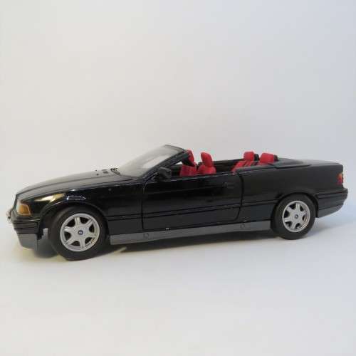 Maisto 1993 BMW 325i convertible model car - Scale