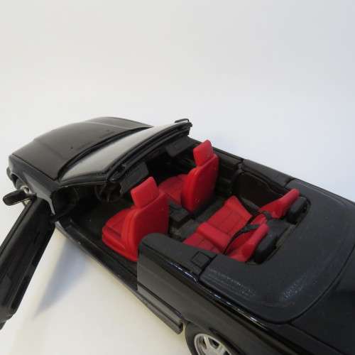 Maisto 1993 BMW 325i convertible model car - Scale